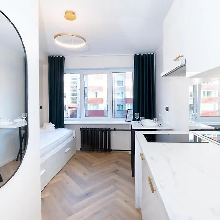 Airport Hotel apartamentowy 3*