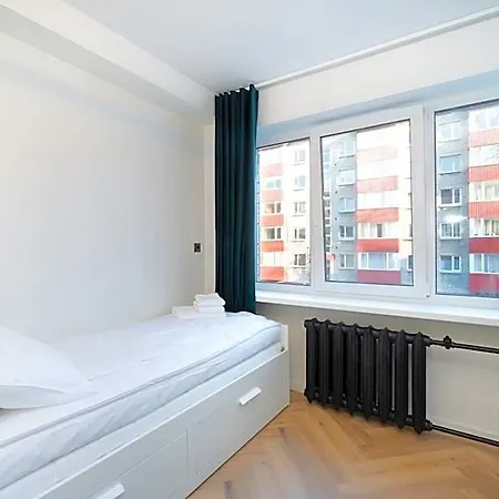 Airport Aparthotel 3*
