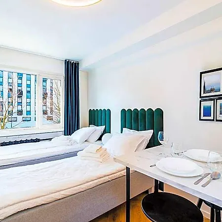 Airport Hotel apartamentowy 3*