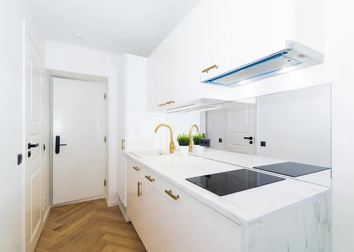 Airport By Revalhome Apartmanhotel